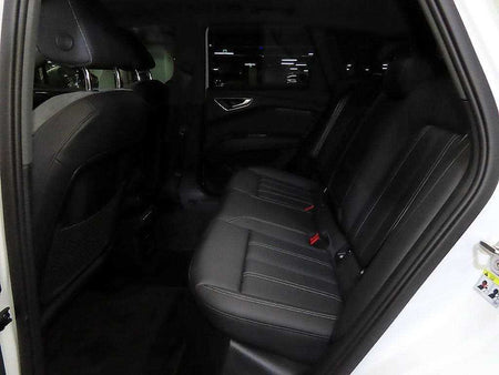 Audi Q4 e-tron — photo 07