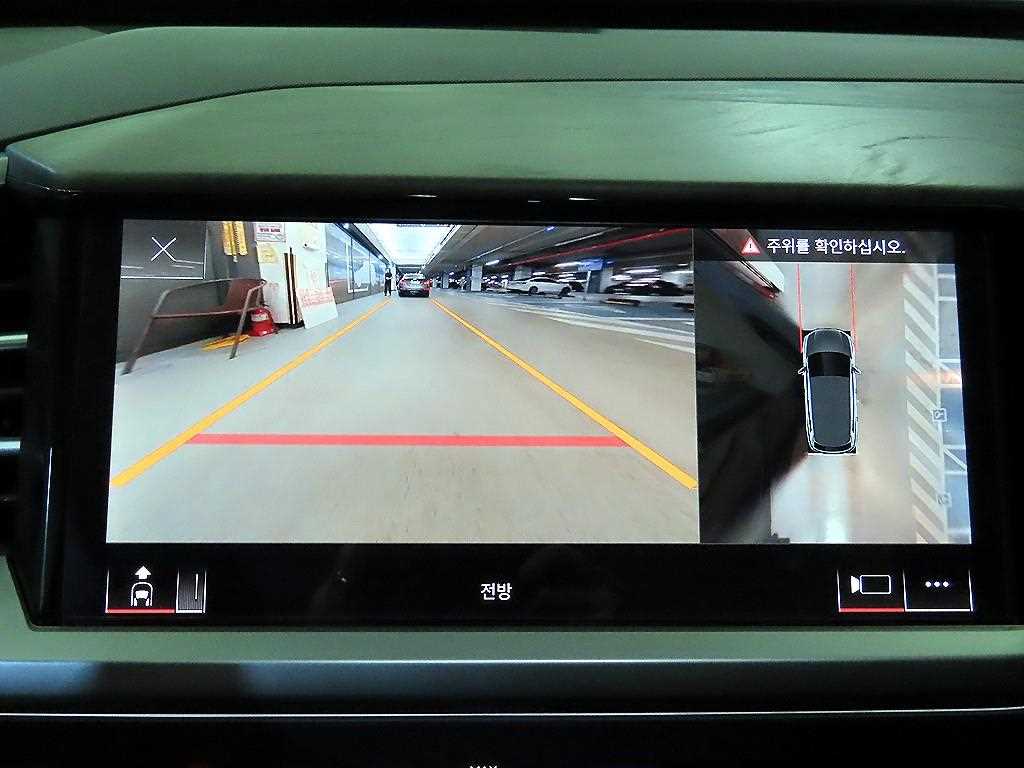 Audi Q4 e-tron — photo 14
