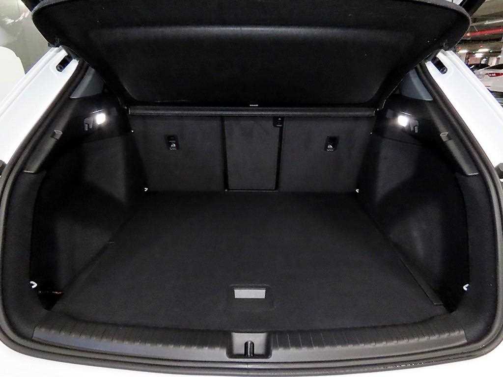 Audi Q4 e-tron — photo 18