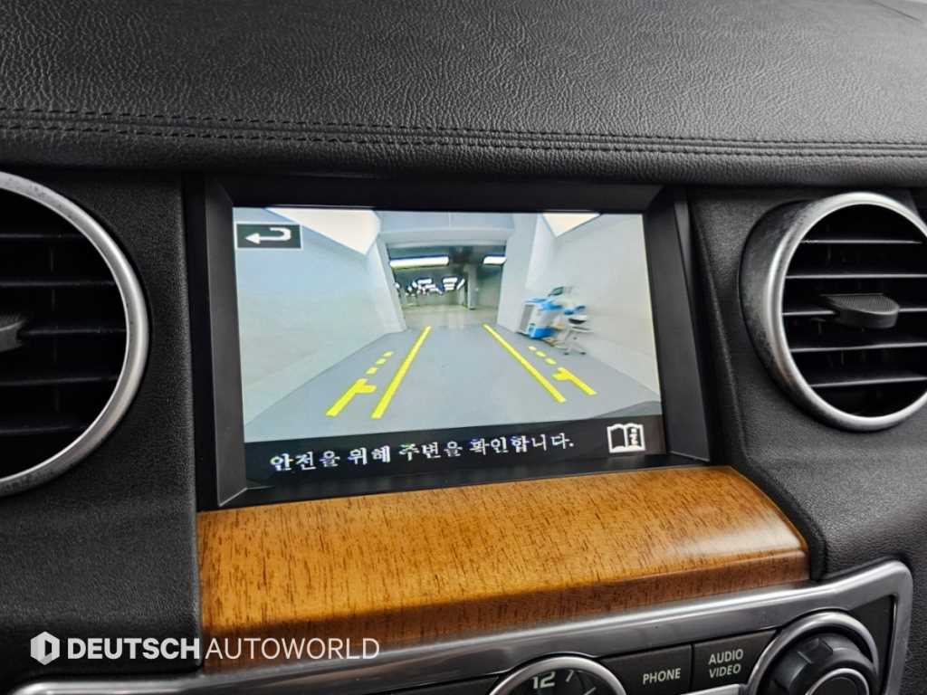 Land Rover Discovery — photo 15