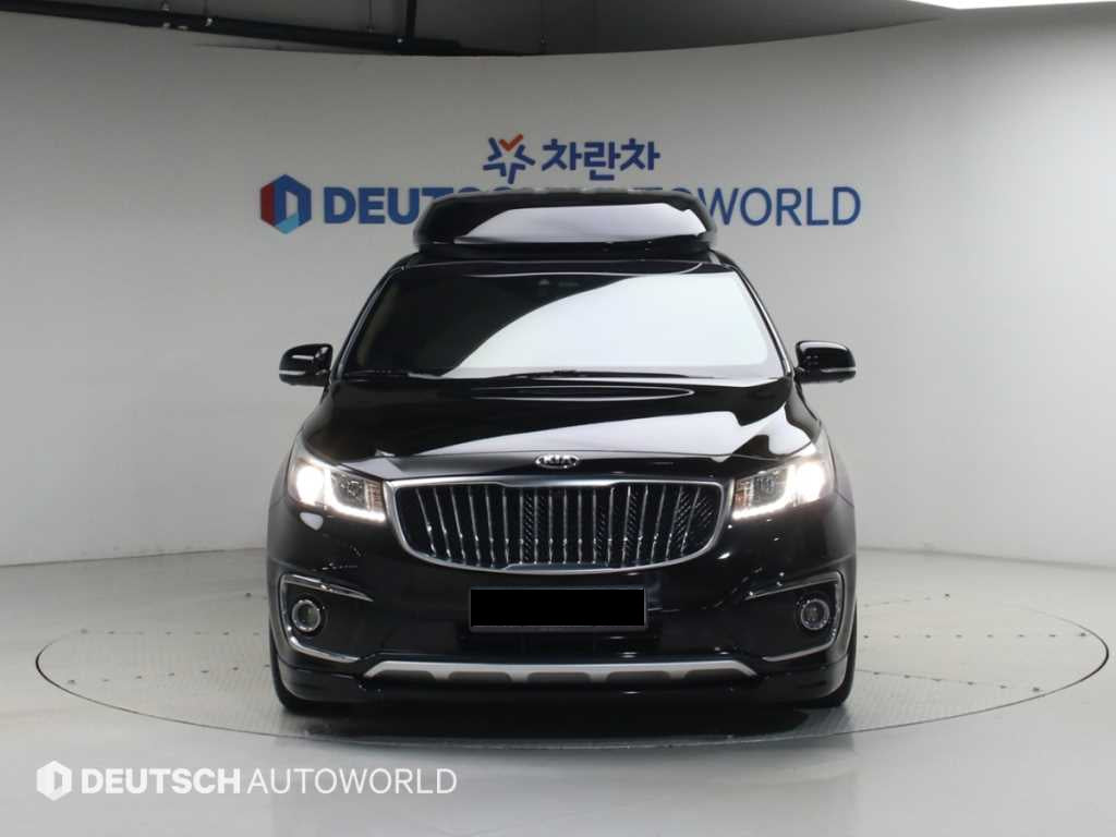 Kia Carnival — photo 03