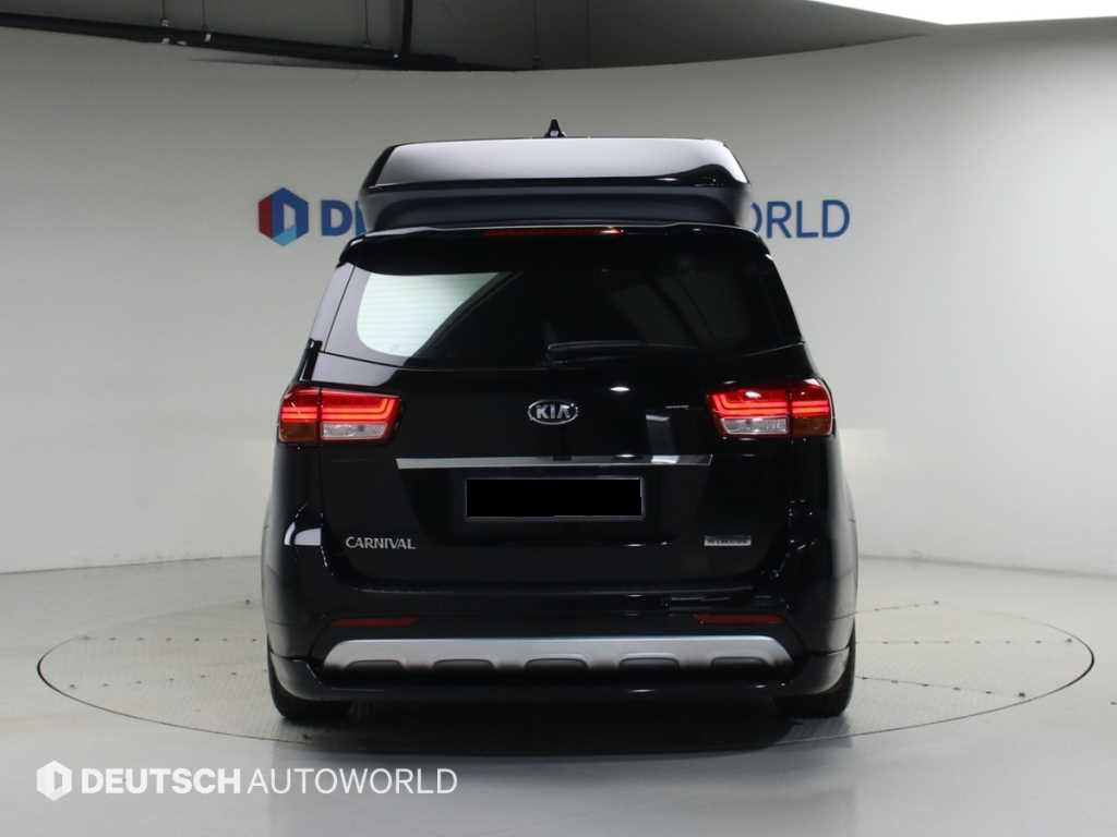Kia Carnival — photo 04