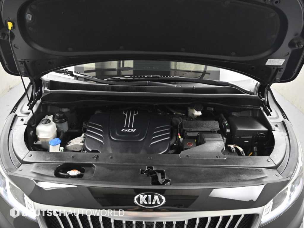 Kia Carnival — photo 06