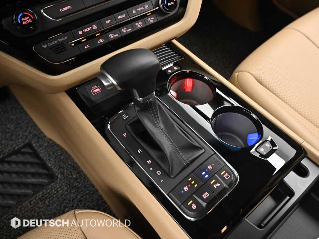 Kia Carnival — photo 09