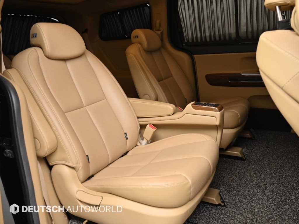 Kia Carnival — photo 12