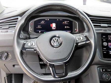 Volkswagen Tiguan — photo 08