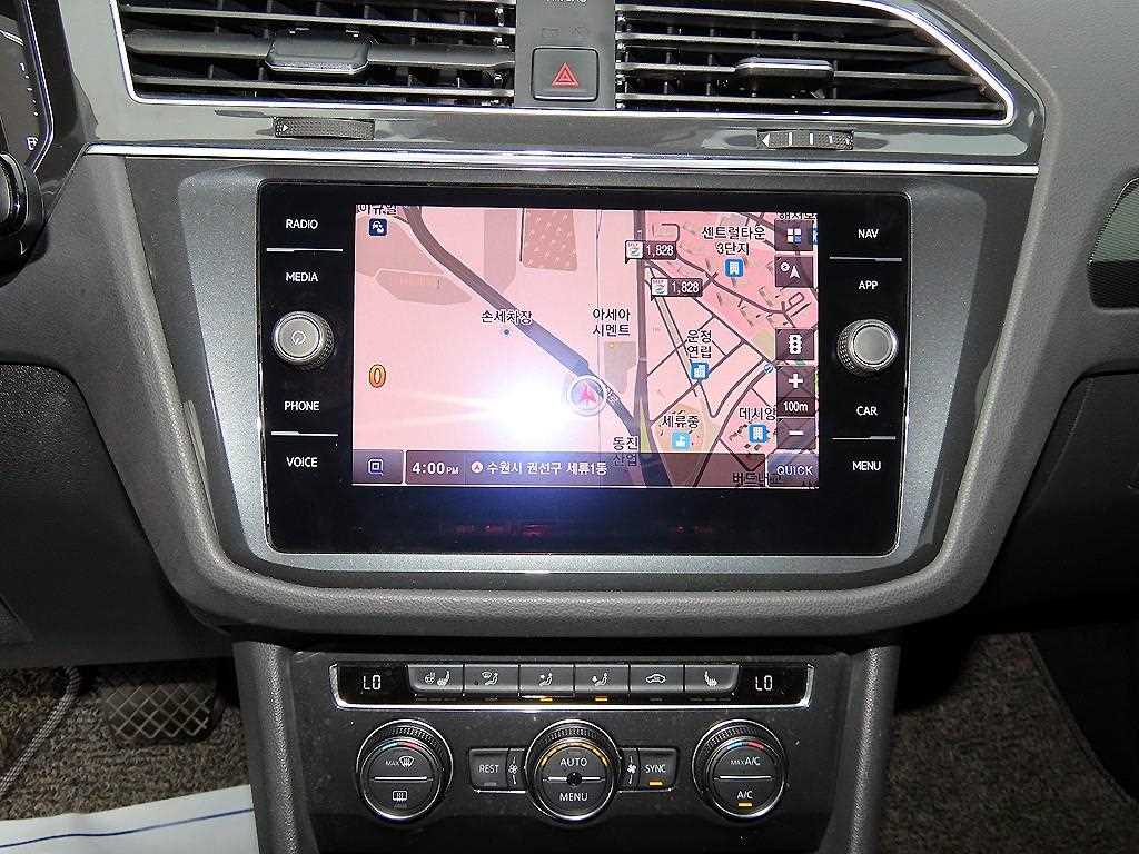 Volkswagen Tiguan — photo 14