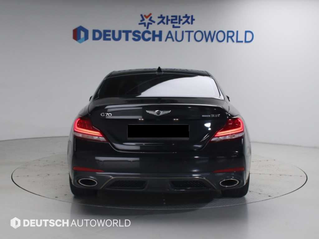 Genesis G70 — photo 04