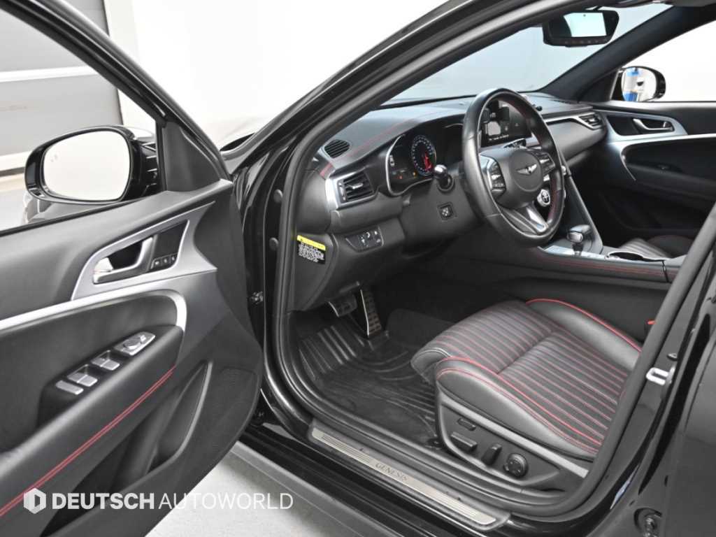 Genesis G70 — photo 11