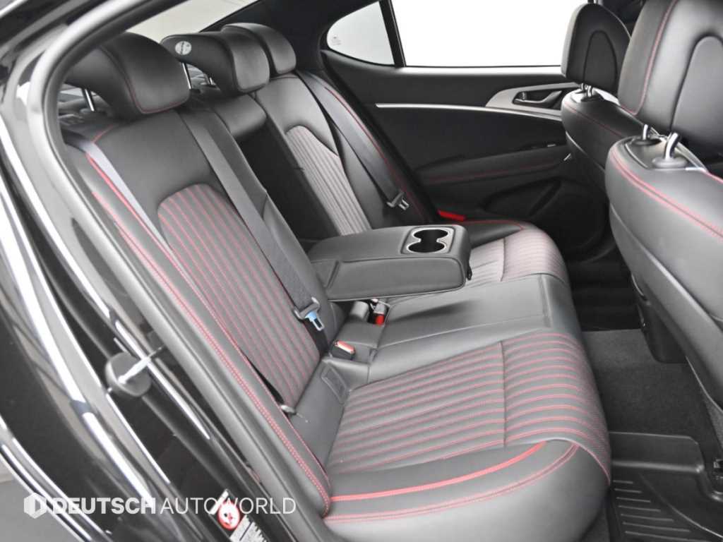 Genesis G70 — photo 12