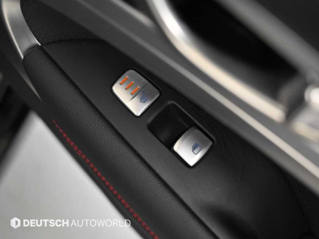Genesis G70 — photo 16