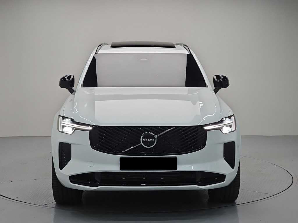 Volvo XC90 — photo 02
