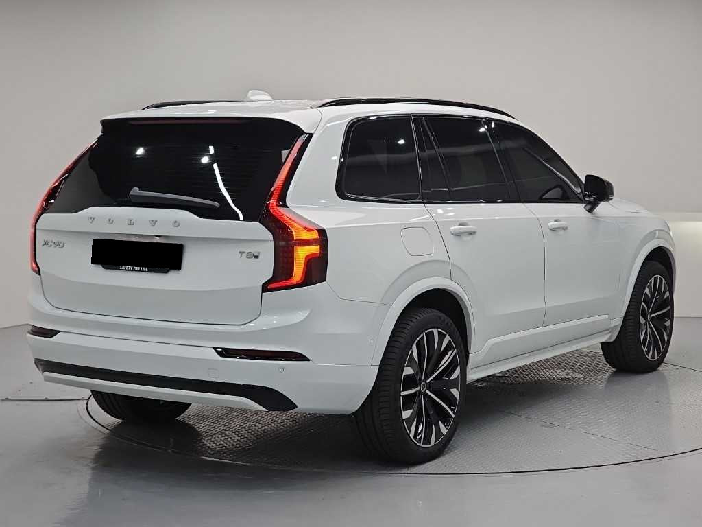 Volvo XC90 — photo 04