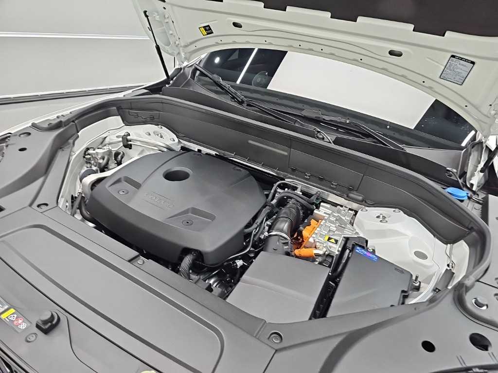 Volvo XC90 — photo 05