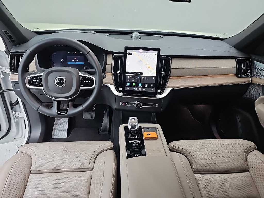 Volvo XC90 — photo 07
