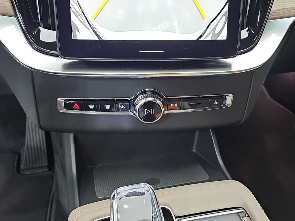 Volvo XC90 — photo 10