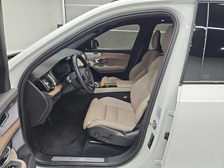 Volvo XC90 — photo 11