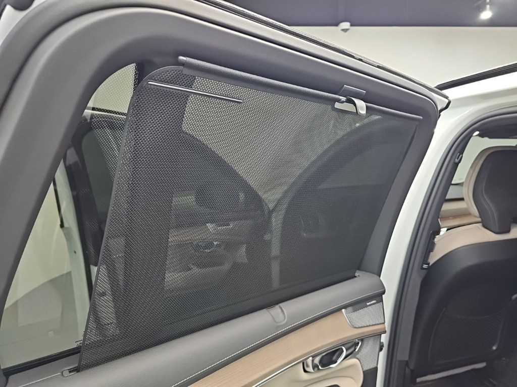 Volvo XC90 — photo 13