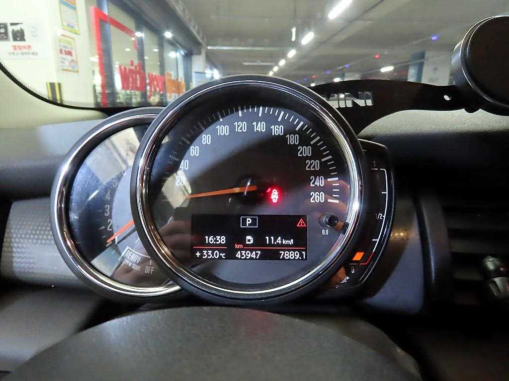 Mini Cooper — photo 09
