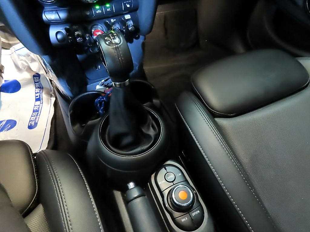 Mini Cooper — photo 12