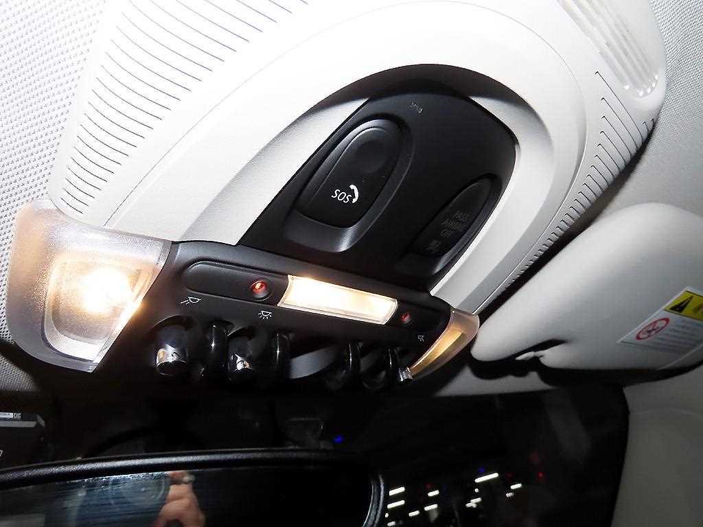 Mini Cooper — photo 16