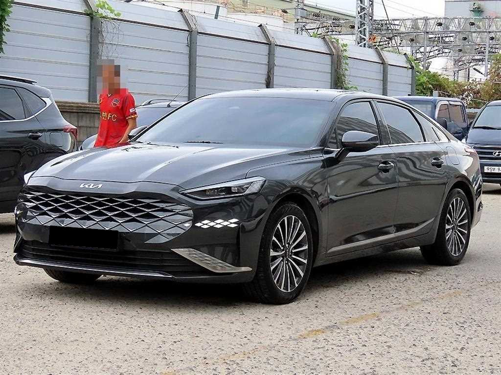 Kia K8 — photo 02