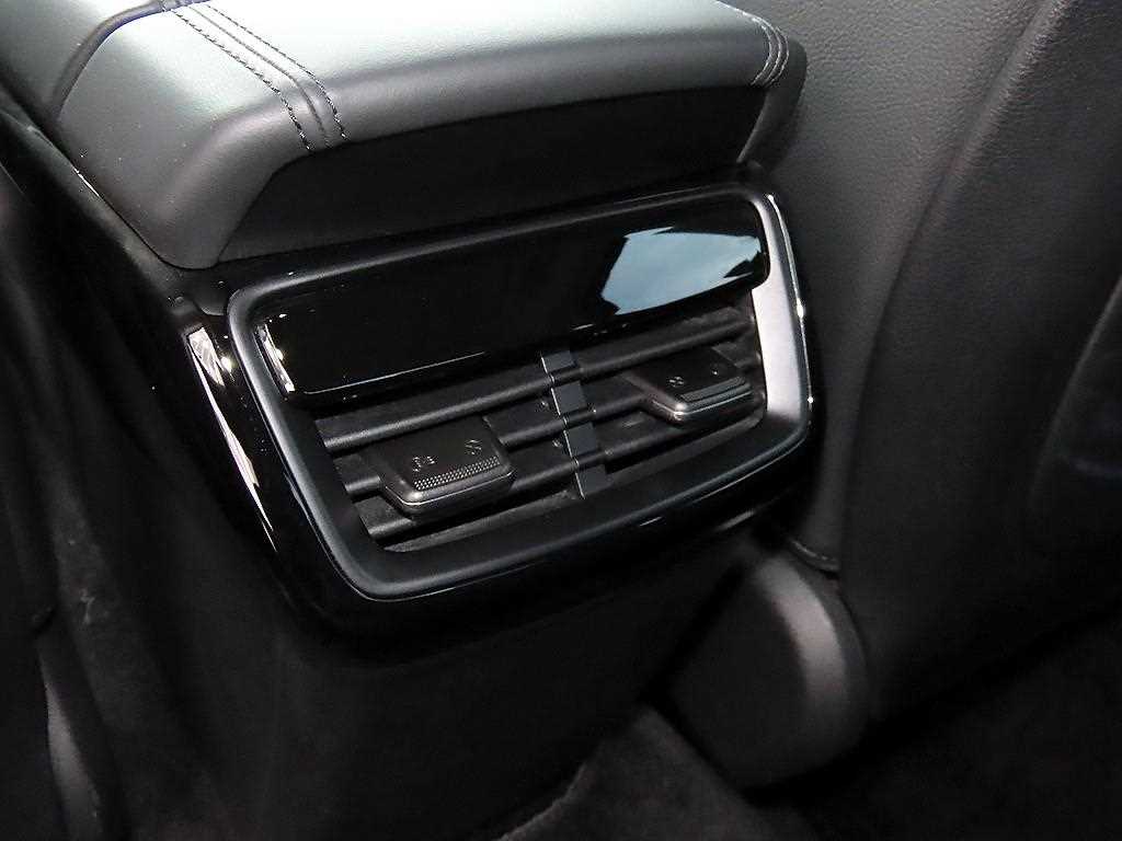Kia K8 — photo 09