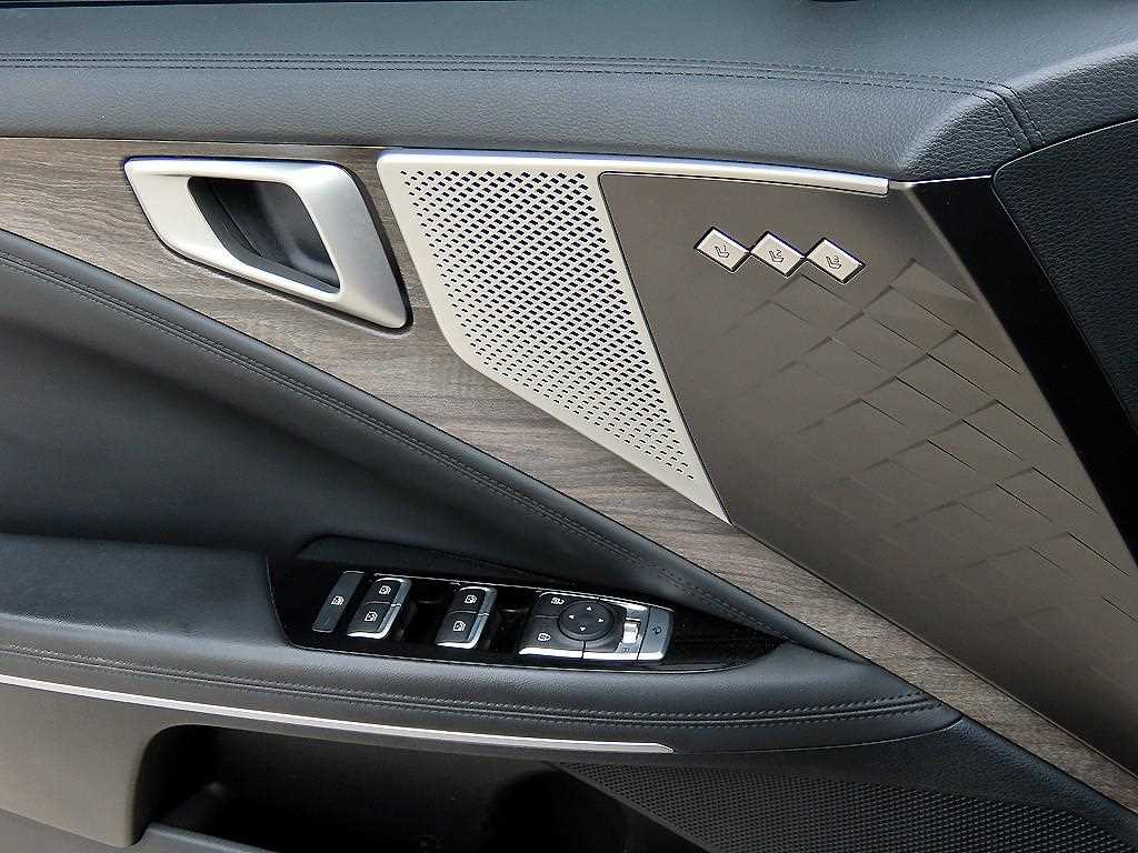 Kia K8 — photo 12