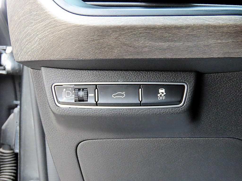Kia K8 — photo 13