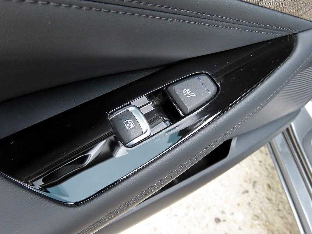 Kia K8 — photo 18