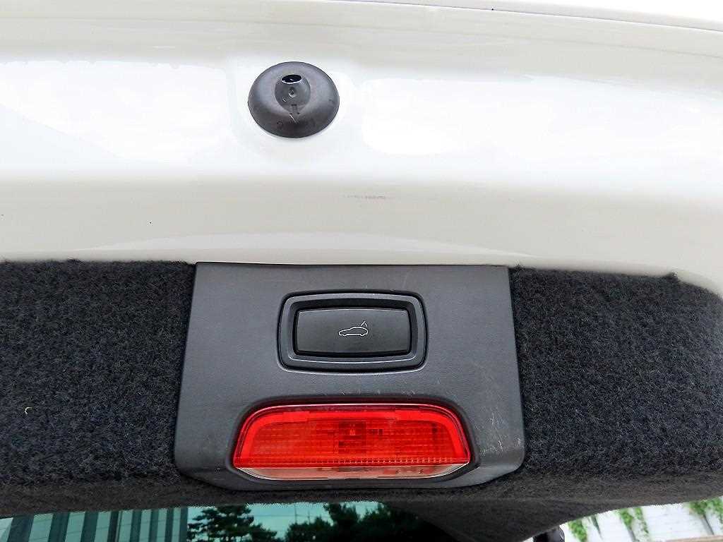 Porsche Cayenne — photo 17