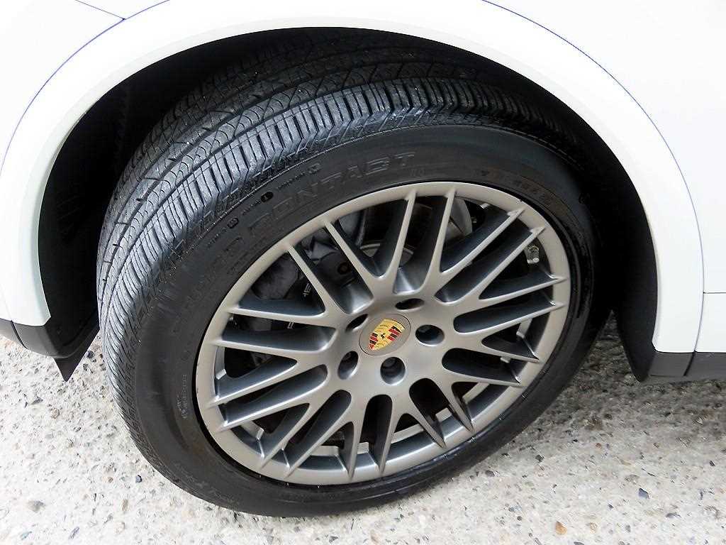 Porsche Cayenne — photo 20