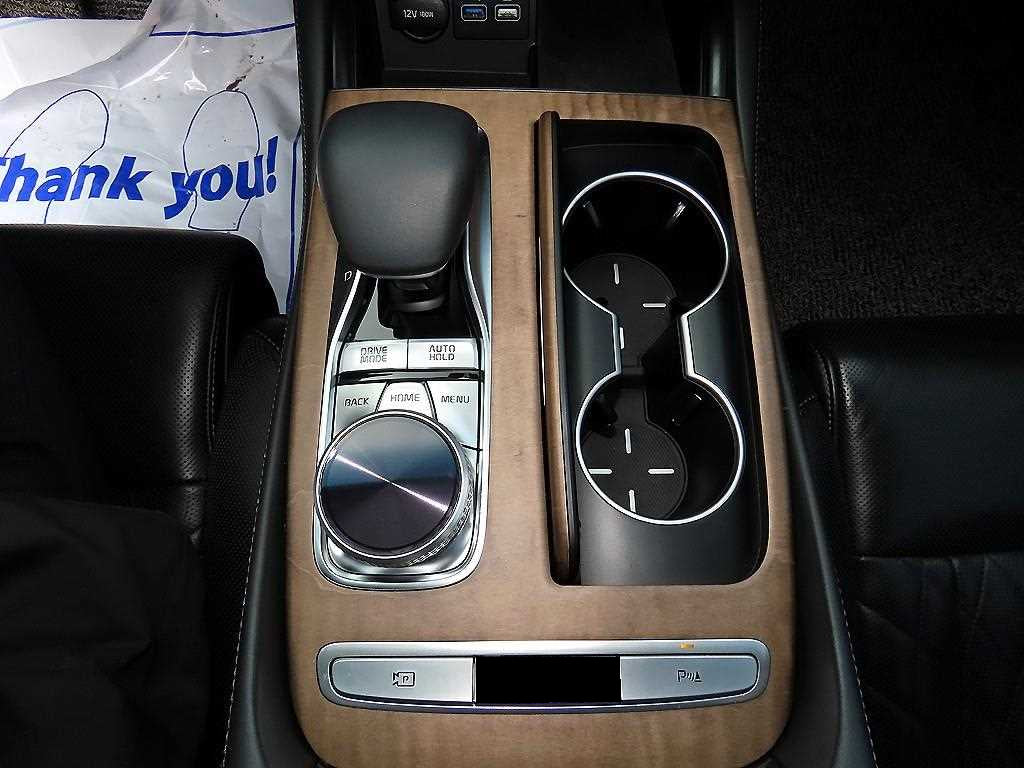 Kia K9 — photo 11