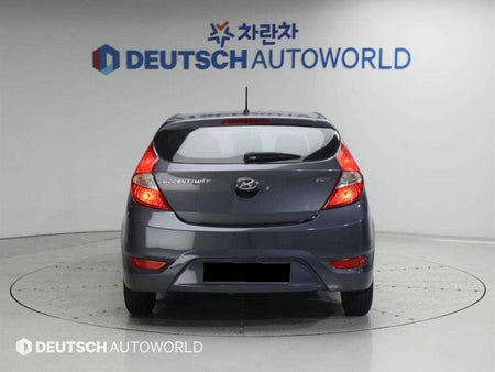 Hyundai Accent — photo 04