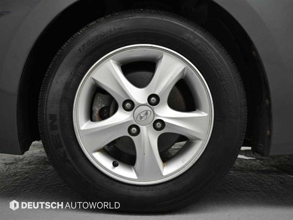 Hyundai Accent — photo 05