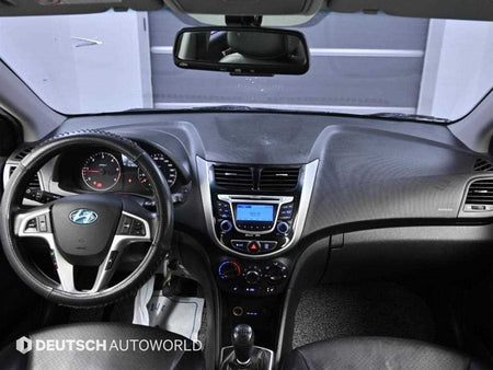 Hyundai Accent — photo 07