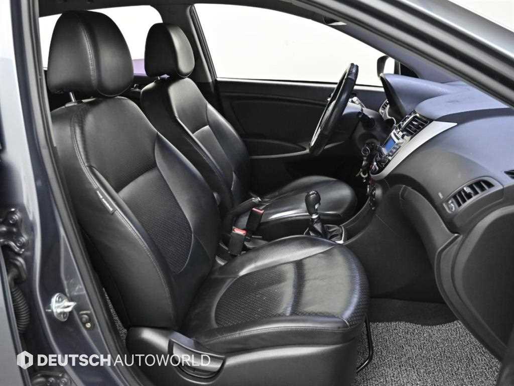 Hyundai Accent — photo 10