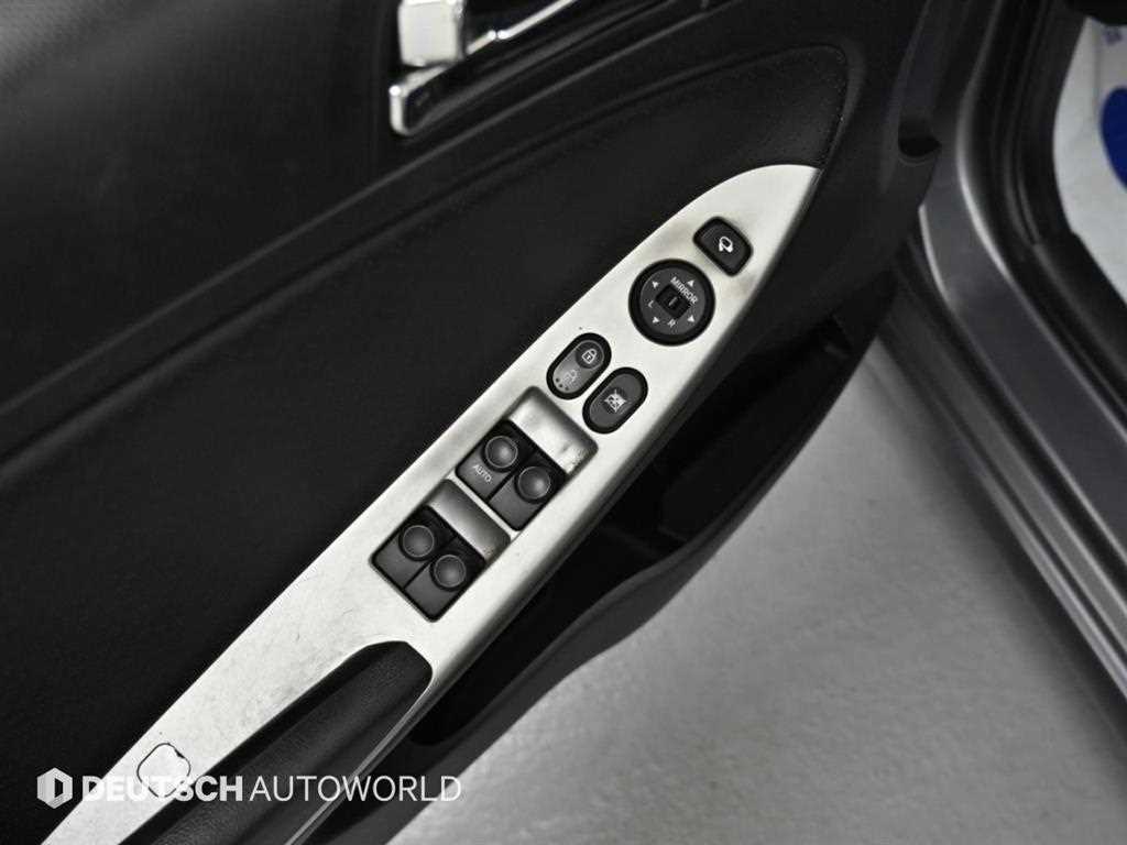 Hyundai Accent — photo 16