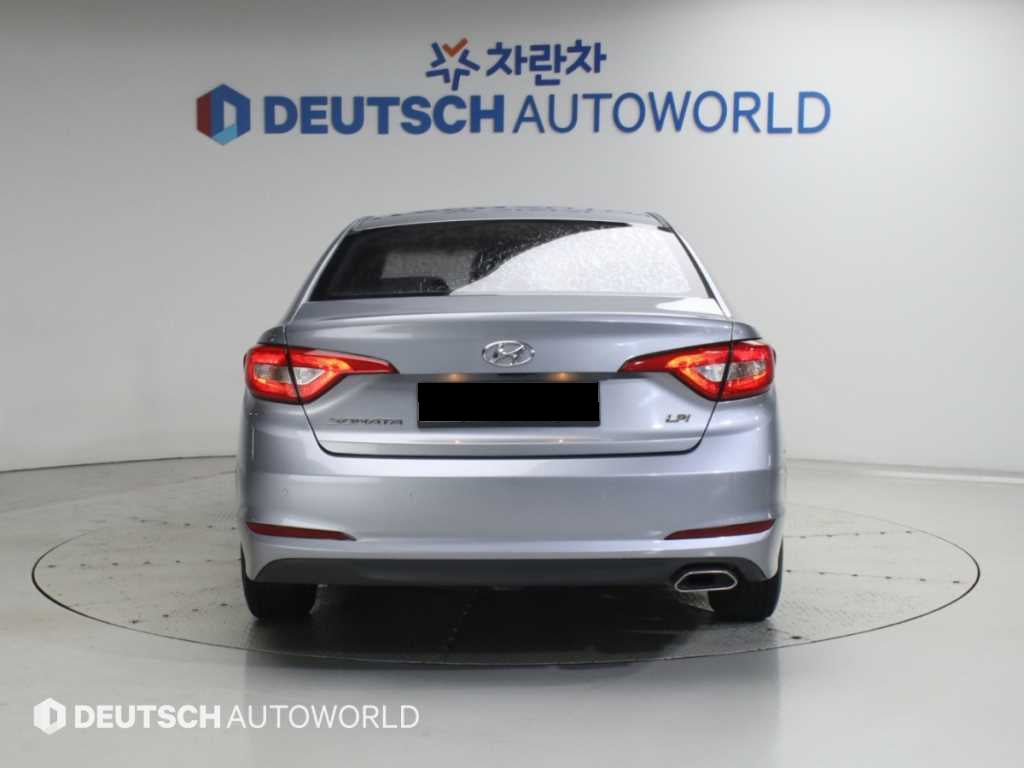 Hyundai Sonata — photo 04