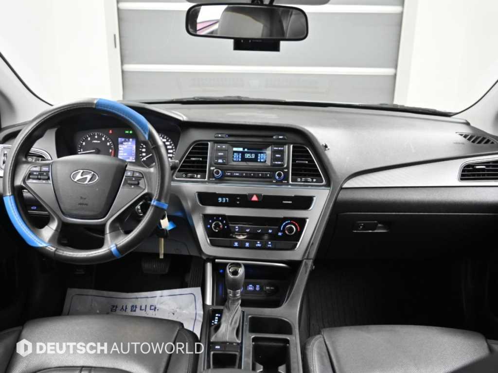 Hyundai Sonata — photo 07