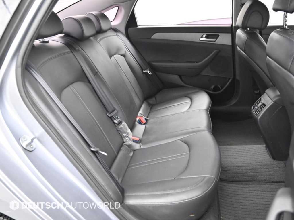 Hyundai Sonata — photo 12