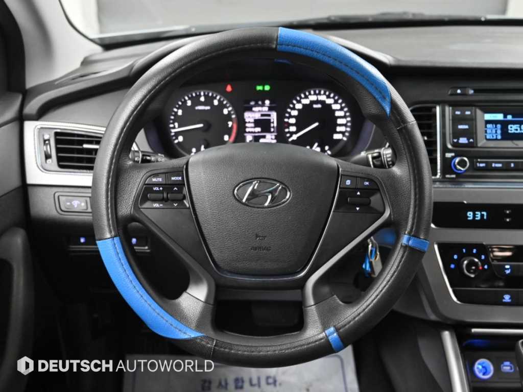 Hyundai Sonata — photo 13