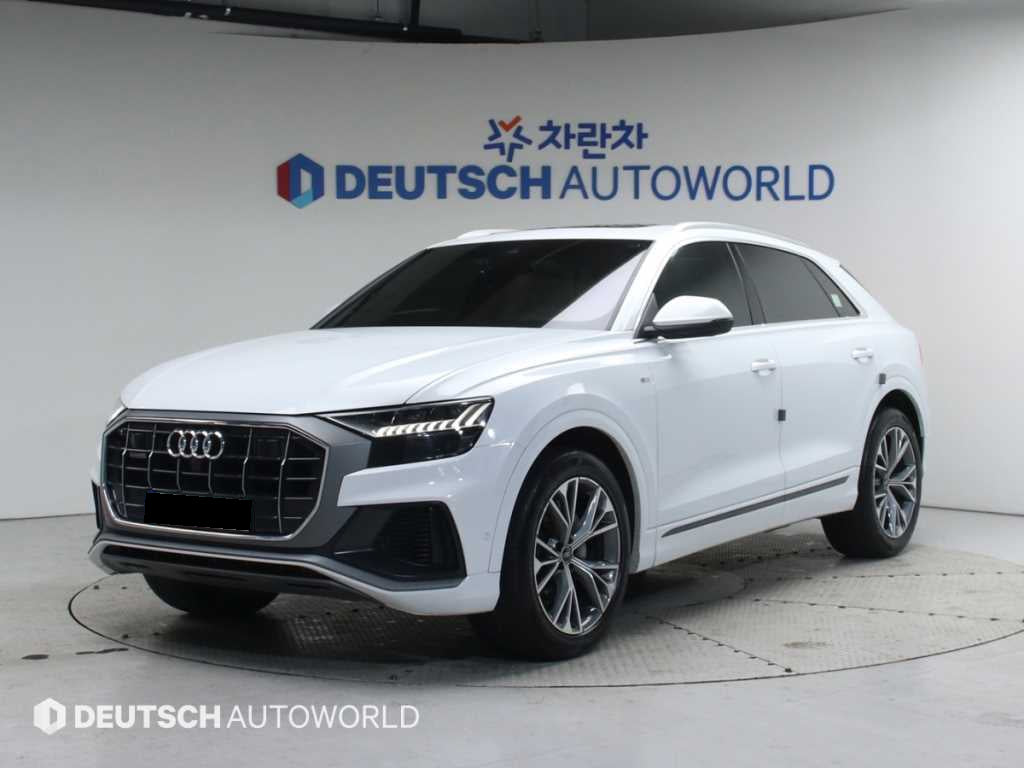 Audi Q8 — photo 01
