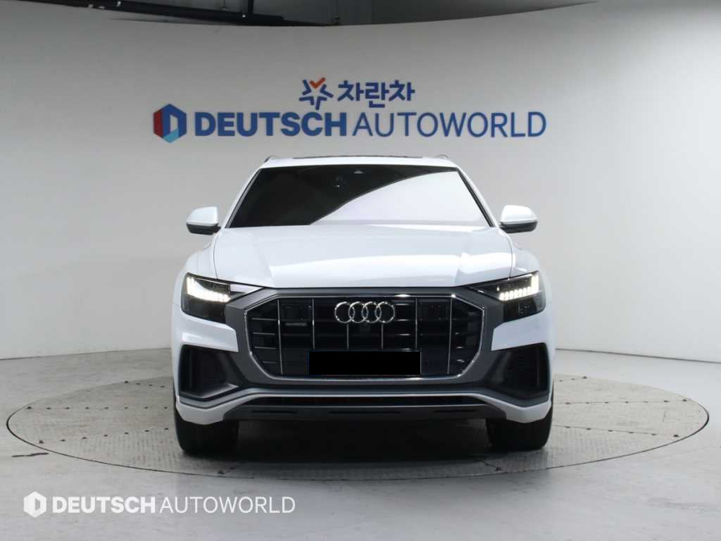 Audi Q8 — photo 03