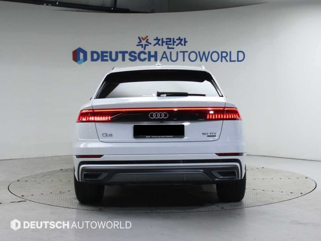 Audi Q8 — photo 04