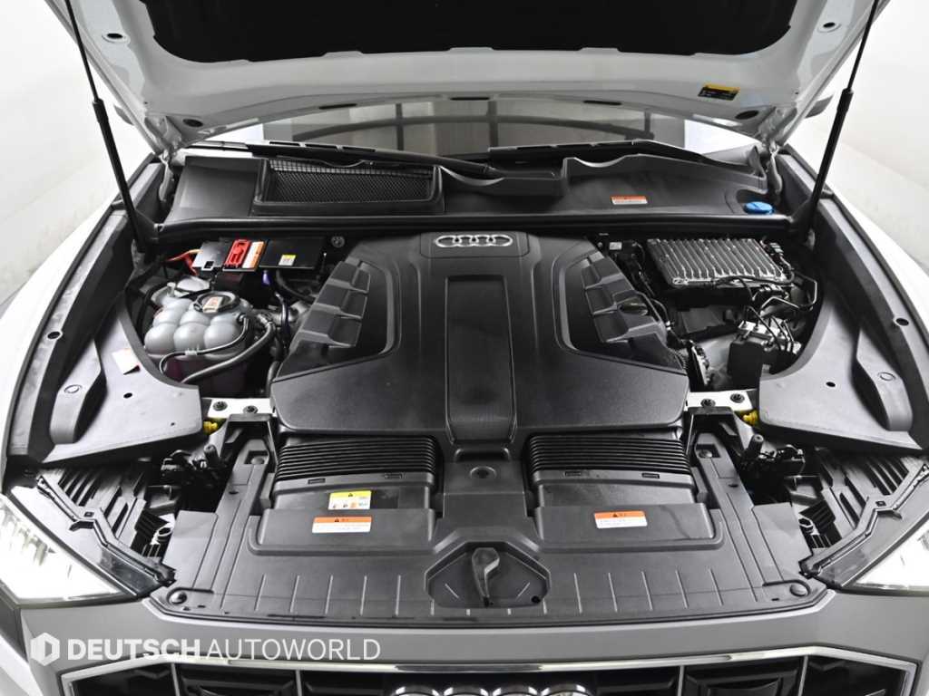 Audi Q8 — photo 06