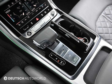 Audi Q8 — photo 09