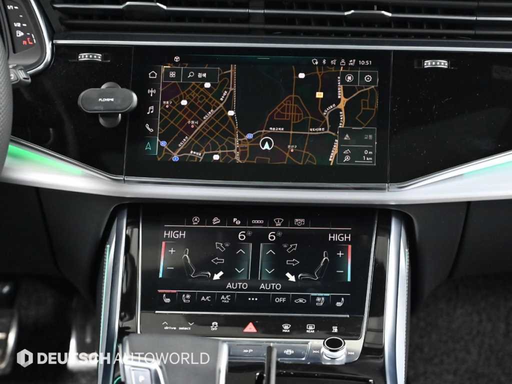 Audi Q8 — photo 14
