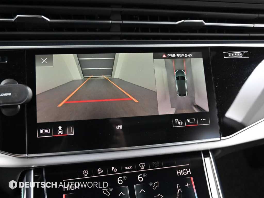 Audi Q8 — photo 15
