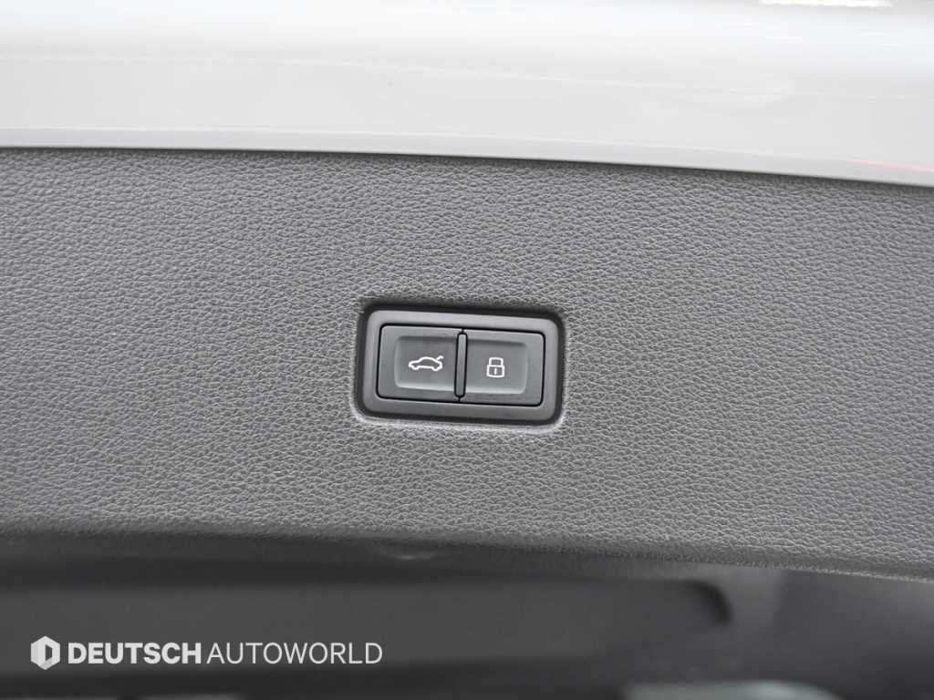 Audi Q8 — photo 20